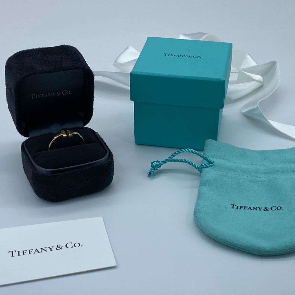 Tiffany T Wire Ring in 18k Gold - Picture 12 of 12